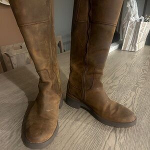 Timberland women’s Brown Leather Riding Boots. Women’s 9.5.